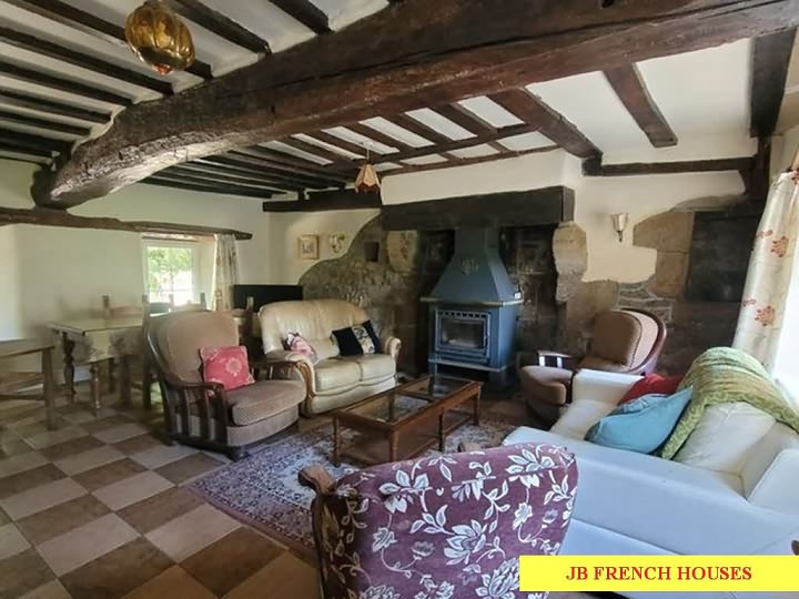 10 bed stone house for sale near Bion