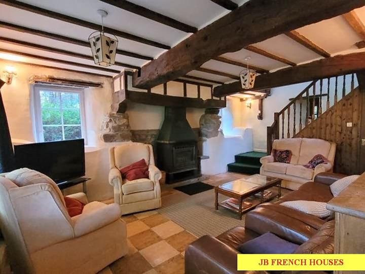 10 bed stone house for sale near Bion