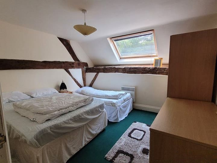 10 bed stone house for sale near Bion