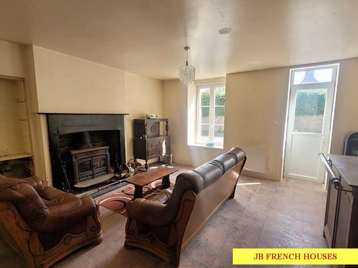 2 bed stone house for sale near Bion