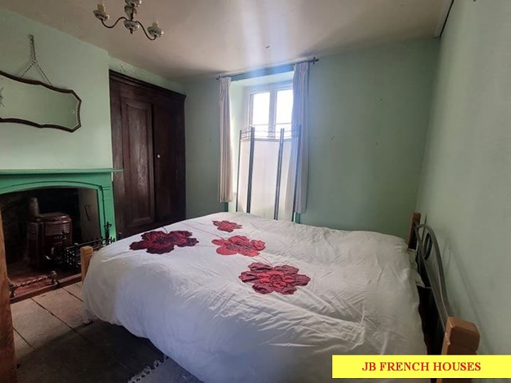 2 bed stone house for sale near Bion