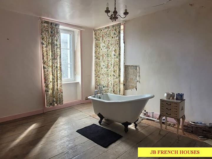 2 bed stone house for sale near Bion