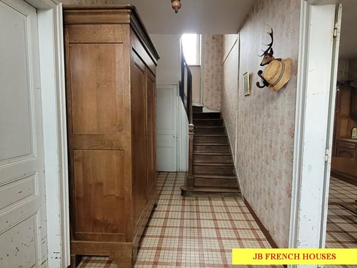 5 bed stone house for sale near Bion