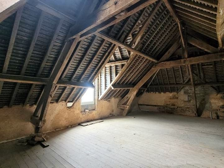 5 bed stone house for sale near Bion