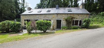 3 bed stone house for sale near Keraden