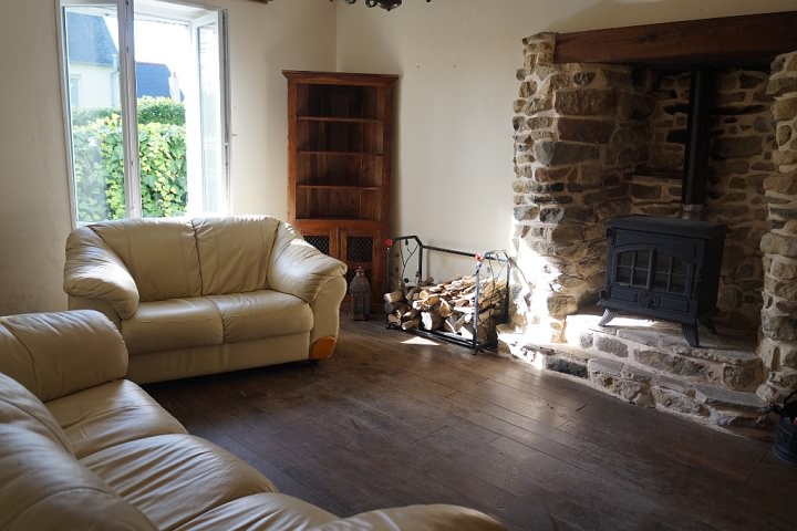 3 bed stone house for sale near Keraden
