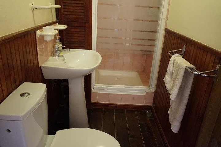3 bed stone house for sale near Keraden