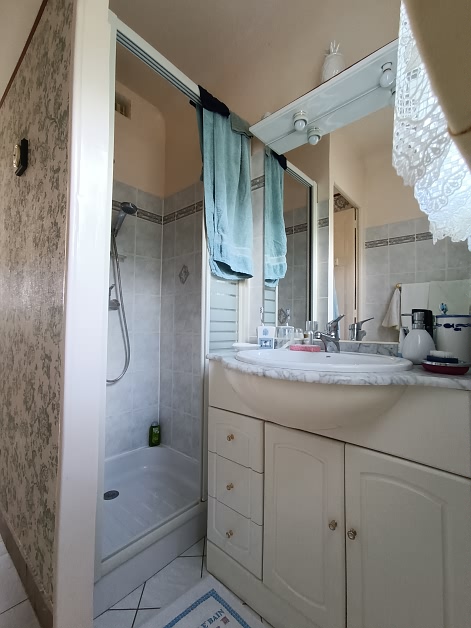 2 bed house for sale near Perret