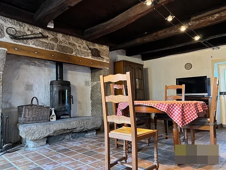 2 bed stone house for sale near Farebout