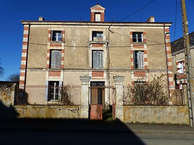 4 bed stone house for sale near Viennay