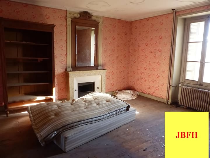 4 bed stone house for sale near Viennay