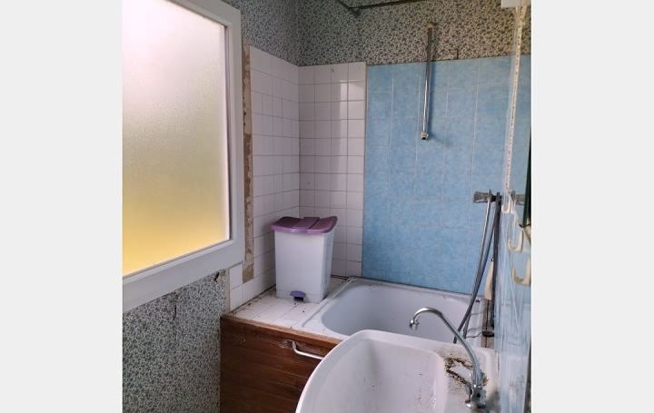 2 bed stone house for sale near Averton