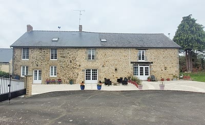7 bed stone house for sale near Bion