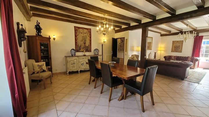 7 bed stone house for sale near Bion
