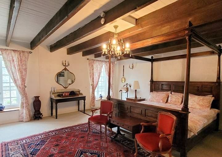 7 bed stone house for sale near Bion