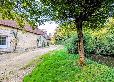 2 bed stone house for sale near Igé