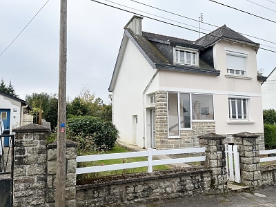3 bed house for sale near Bever