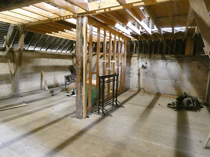 52 bed stone house for sale near Jarry
