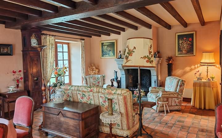 6 bed stone house for sale near Dordogne and Lot
