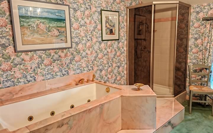 6 bed stone house for sale near Dordogne and Lot