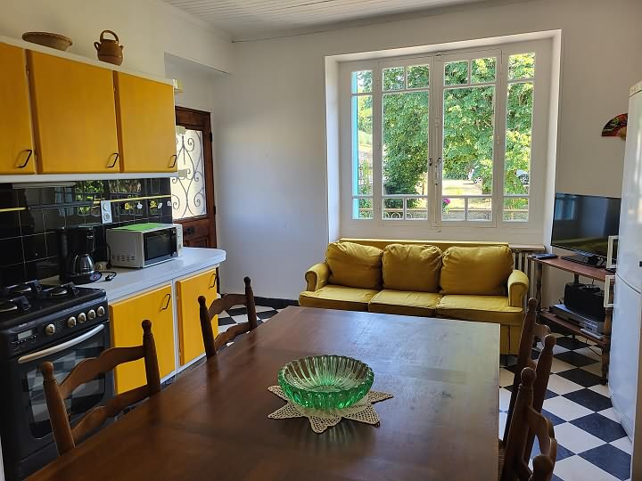 2 bed stone house for sale near Dordogne and Lot