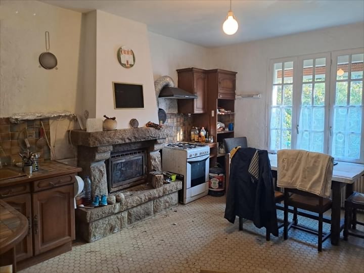 2 bed stone house for sale near Keraden