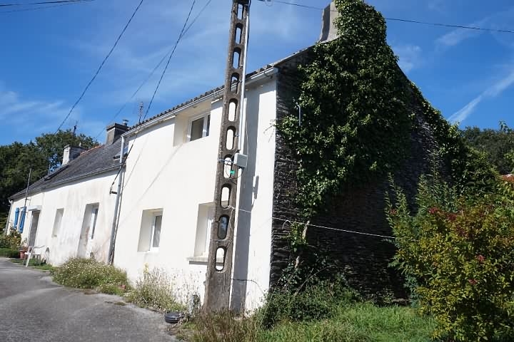 2 bed stone cottage for sale near Keraden