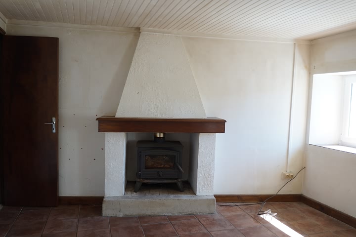2 bed stone cottage for sale near Keraden