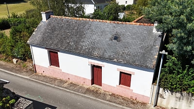 Stone house to renovate near Kergloff
