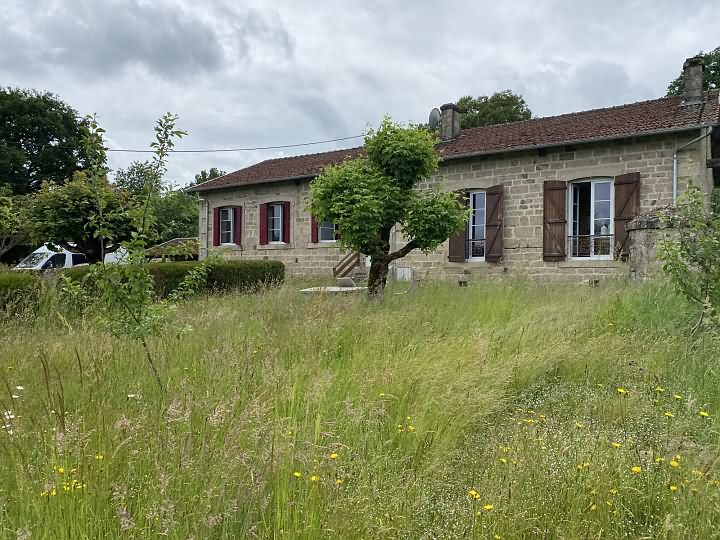5 bed stone house for sale near Bujaleuf