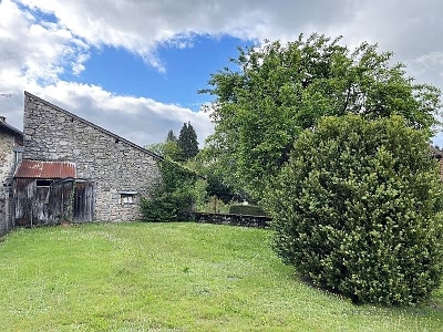 Stone barn to renovate near Farebout
