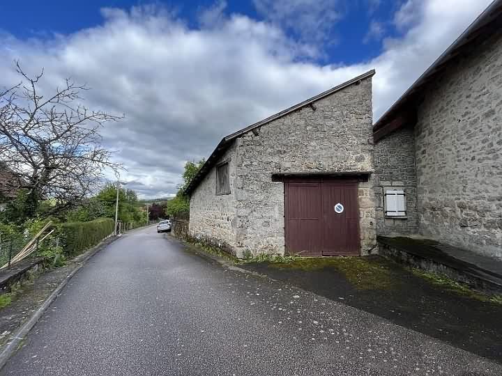 Stone barn to renovate near Farebout