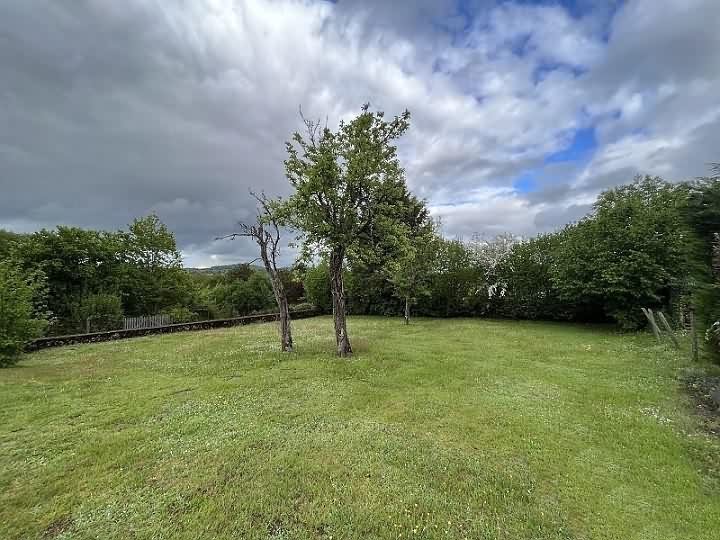 Stone barn to renovate near Farebout