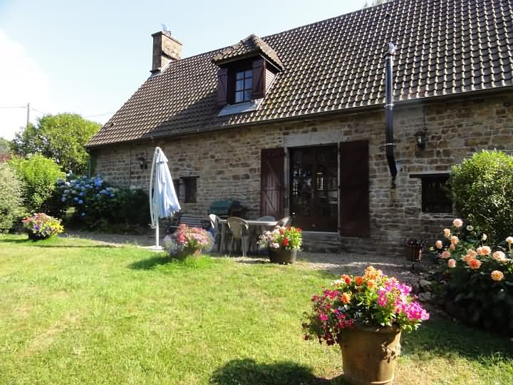 2 bed stone house for sale near Burcy