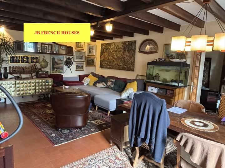 5 bed stone house for sale near Lesbois