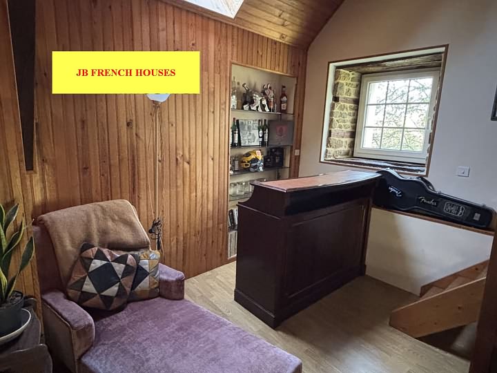 5 bed stone house for sale near Lesbois