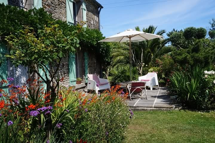 3 bed stone house for sale near Keraden