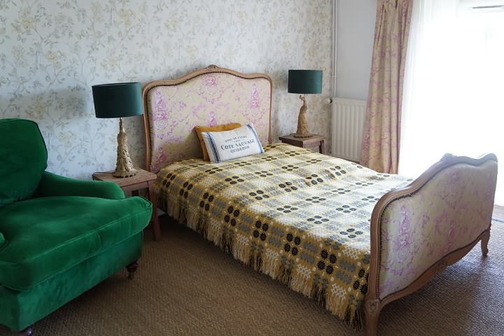 3 bed stone house for sale near Keraden