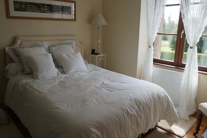 4 bed stone house for sale near Keraden