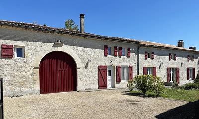 4 bed stone house for sale near Ardilleux