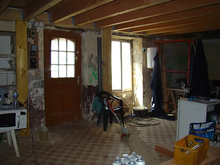 Stone house to renovate near Chez Vécant