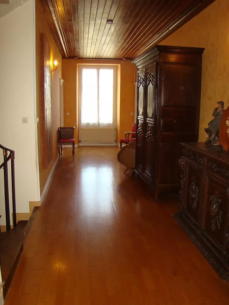 9 bed stone house for sale near Chez Vécant