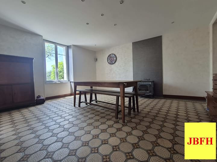 4 bed stone house for sale near Clairet