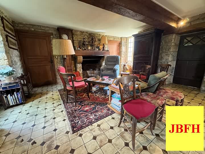 8 bed stone house for sale near Clairet