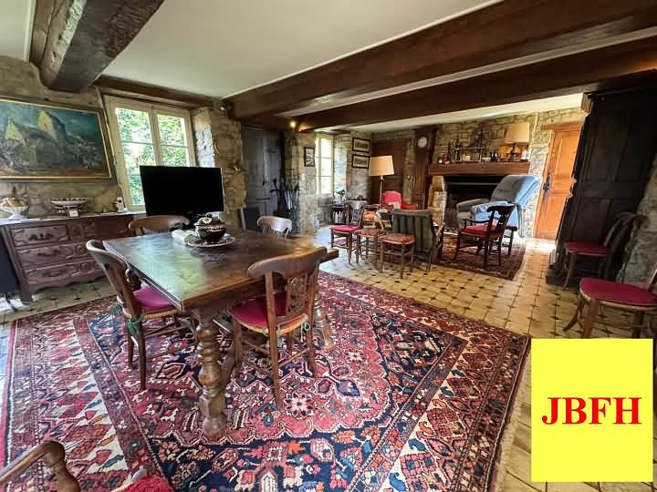 8 bed stone house for sale near Clairet