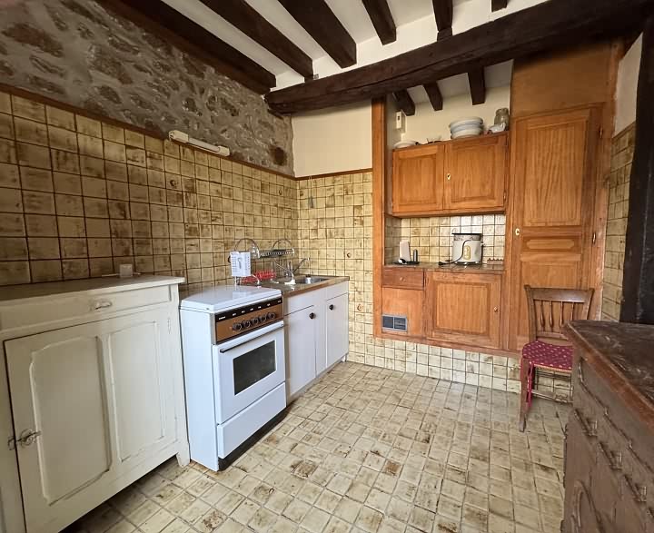 8 bed stone house for sale near Clairet