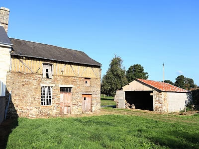 Stone house to renovate near Jarry