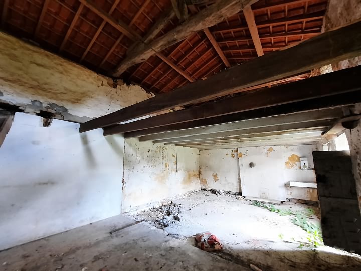 Stone barn to renovate near Ardilleux