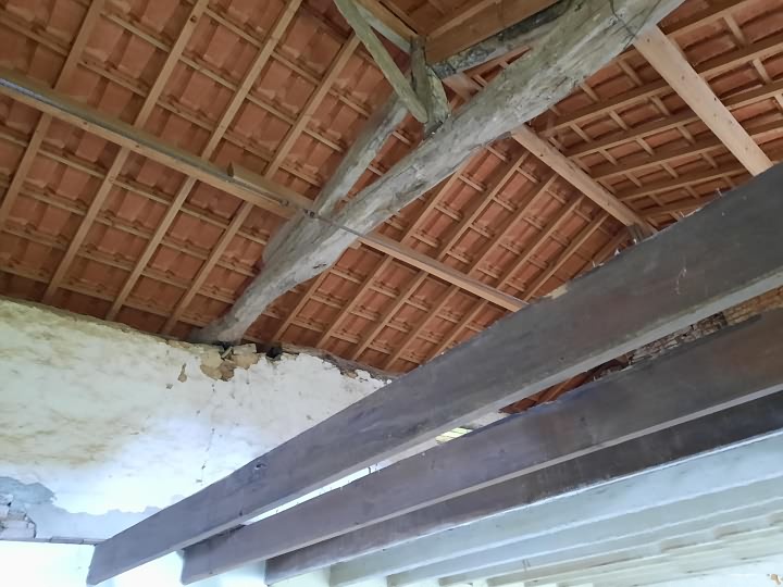 Stone barn to renovate near Ardilleux