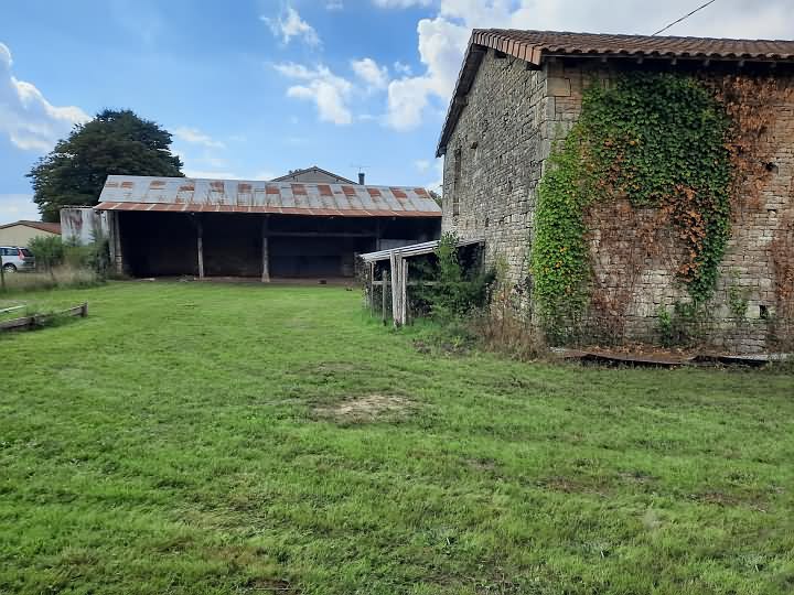 Stone barn to renovate near Ardilleux